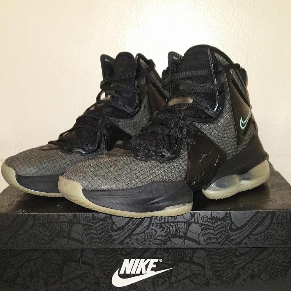 LeBron XIX Black Anthracite Sneakers (GS) 2021